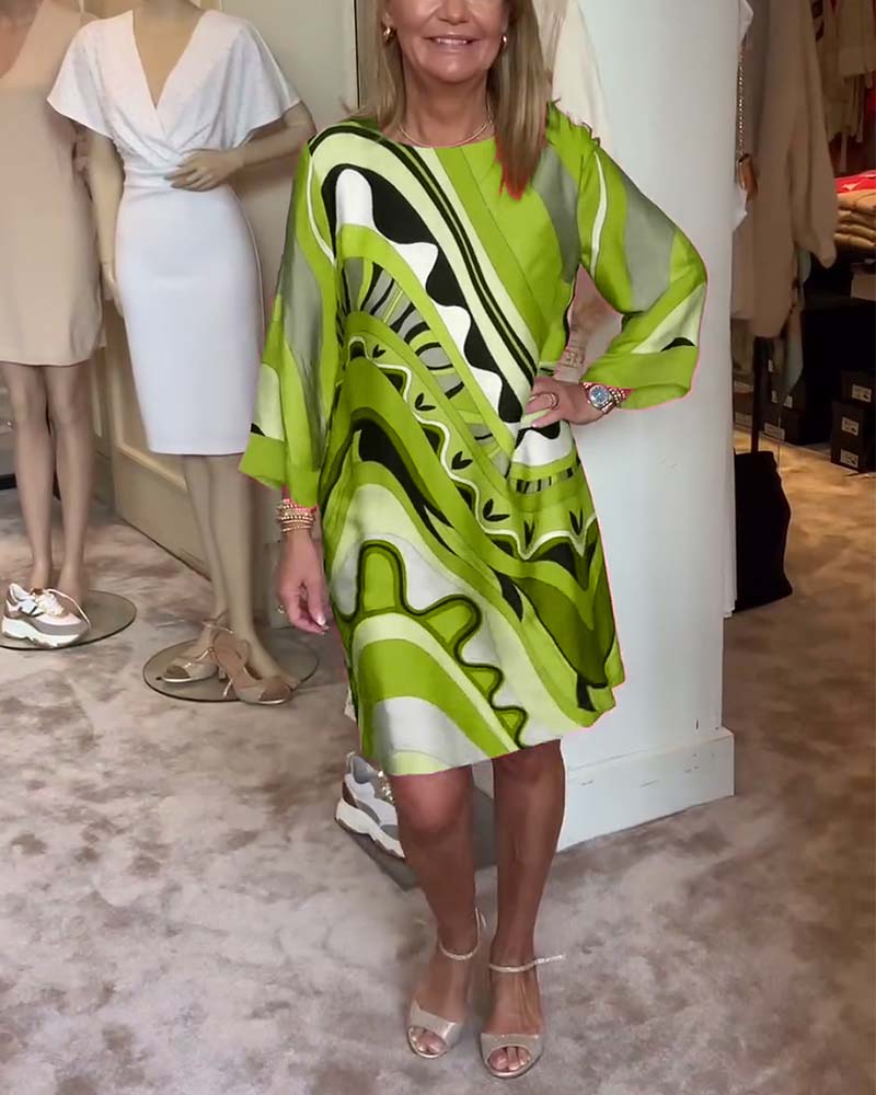 Amara – Elegant Round Neck Dress