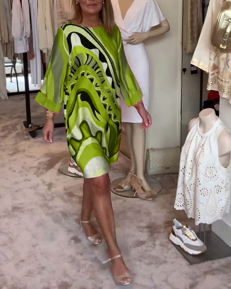 Amara – Elegant Round Neck Dress